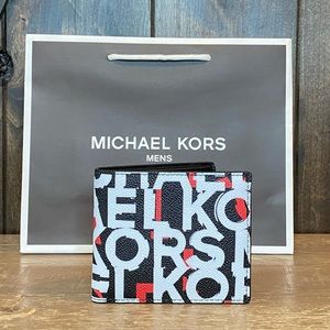 🔥SALE🔥 NWT Authentic Michael Kors Wallet